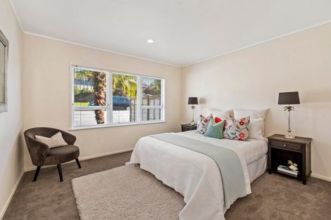 Photo of property in 1/10 Agincourt Street, Glenfield, Auckland, 0629