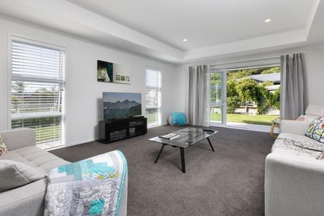 Photo of property in 18 Ellesmere Close, Pyes Pa, Tauranga, 3112