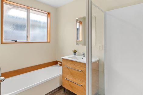 Photo of property in 1 Ilfracombe Place, Burnside, Christchurch, 8053