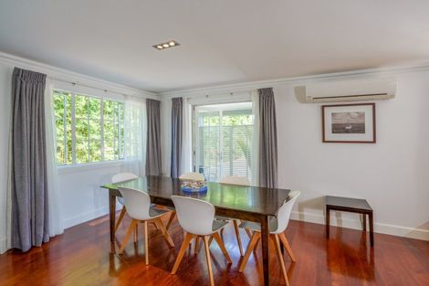 Photo of property in 16 Chapel Street, Russell, 0202