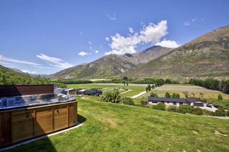 Photo of property in 44 Judge And Jury Drive, Lake Hayes, Queenstown, 9304