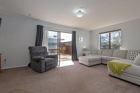 Photo of property in 28 Acacia Street, Kelvin Grove, Palmerston North, 4414