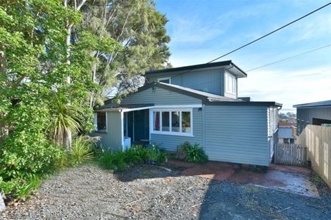 Photo of property in 47 Wade River Road, Stanmore Bay, Whangaparaoa, 0932