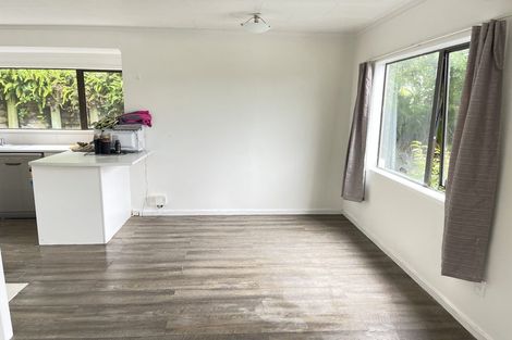 Photo of property in 2/21 Walnut Lane, Browns Bay, Auckland, 0630
