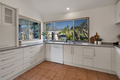 Photo of property in 363b Mangorei Road, Merrilands, New Plymouth, 4312