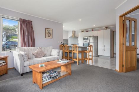 Photo of property in 7 Portage Place, Whitby, Porirua, 5024
