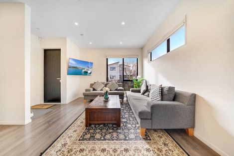 Photo of property in 73 Bellbird Street, Papakura, 2110