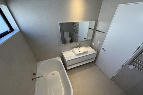 Photo of property in 7b Manor Place, Point Chevalier, Auckland, 1022