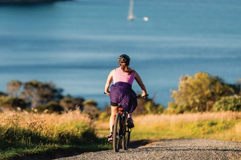 Photo of property in 2 Streamview Way, Long Bay, Auckland, 0630