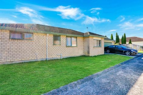 Photo of property in 17 Scotts Field Drive, Takanini, 2112