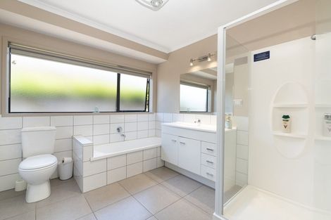 Photo of property in 38 Kereru Place, Pyes Pa, Tauranga, 3112