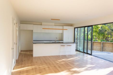 Photo of property in 4 Black Rock Road, Newlands, Wellington, 6037