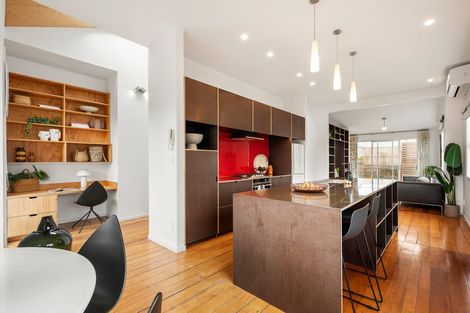 Photo of property in 2 Balmoral Terrace, Newtown, Wellington, 6021