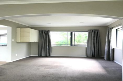 Photo of property in 113 Golfland Drive, Golflands, Auckland, 2013