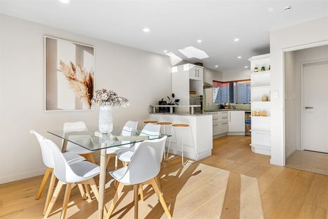 Photo of property in 2/89 Waimairi Road, Upper Riccarton, Christchurch, 8041