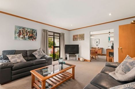Photo of property in 2/4 Wai-iti Crescent, Woburn, Lower Hutt, 5010