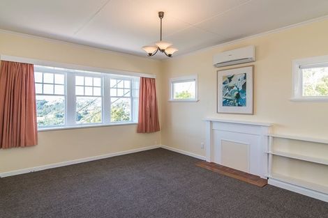 Photo of property in 118 Kelburn Parade, Kelburn, Wellington, 6012