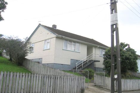 Photo of property in 19 Davidson Crescent, Tawa, Wellington, 5028