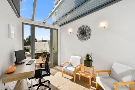 Photo of property in 43 Harry Dreadon Road, Opaheke, Papakura, 2584