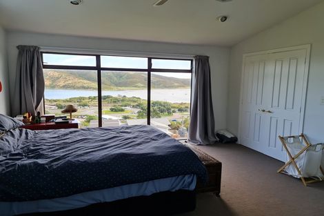 Photo of property in 10 Kiriwai Road, Paremata, Porirua, 5024