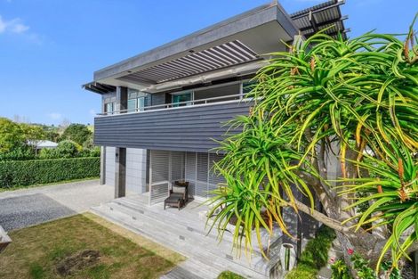 Photo of property in 32 Taumata Road, Omaha, 0986