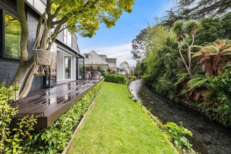 Photo of property in 2/17 Woodford Terrace, Ilam, Christchurch, 8053