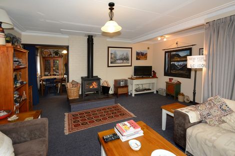 Photo of property in 84 Hocken Street, Kenmure, Dunedin, 9011