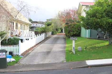 Photo of property in 1/27 Fairway Avenue, Red Beach, 0932