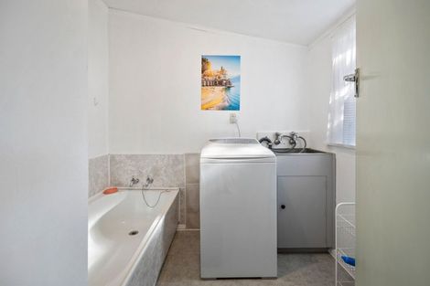 Photo of property in 27 Bond Street, Foxton Beach, Foxton, 4815