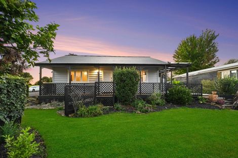 Photo of property in 15 Sillary Street, Hamilton East, Hamilton, 3216