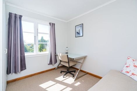 Photo of property in 16 Freyberg Street, Roslyn, Palmerston North, 4414