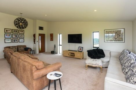 Photo of property in 71 Pirau Road, Fernhill, Napier, 4183