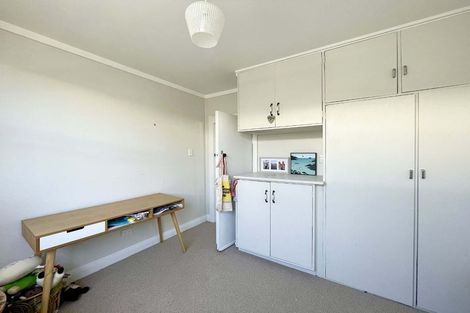 Photo of property in 9 Lismore Street, Strandon, New Plymouth, 4312