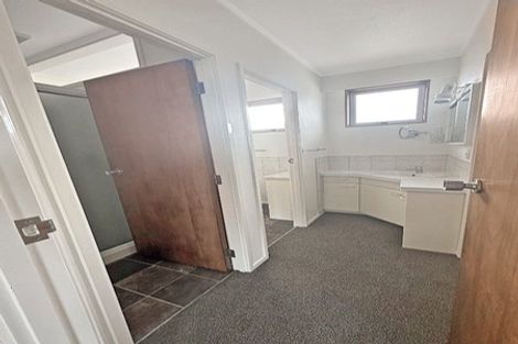 Photo of property in 2/270 Glenvar Road, Torbay, Auckland, 0630