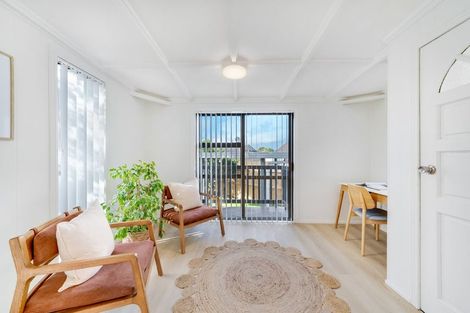 Photo of property in 2/7 Mon Desir Place, Manurewa, Auckland, 2102