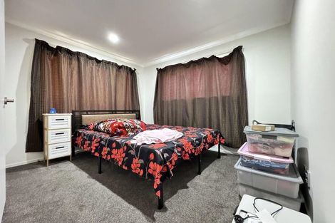 Photo of property in 8a Martin Road, Manurewa, Auckland, 2102