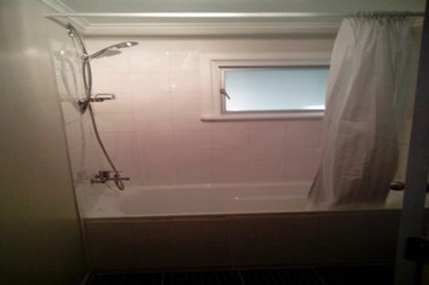 Photo of property in 76 Wade River Road, Stanmore Bay, Whangaparaoa, 0932