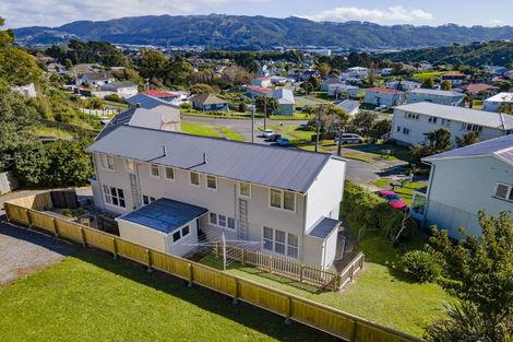 Photo of property in 8a-8b Devon Place, Cannons Creek, Porirua, 5024
