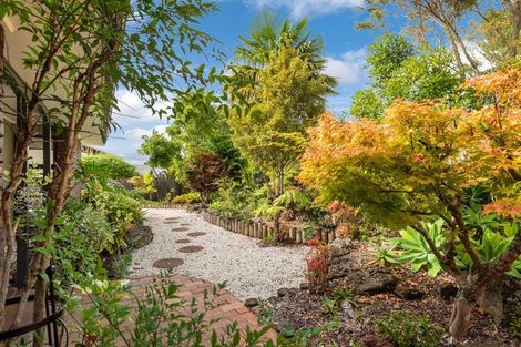 Photo of property in 10 Portsea Place, Chatswood, Auckland, 0626