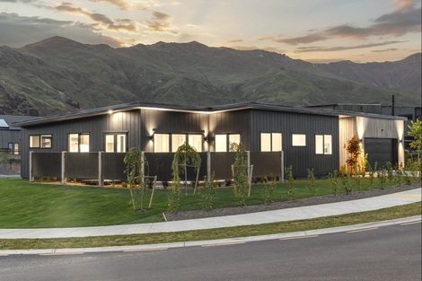 Photo of property in 26 Deans Drive, Wanaka, 9382