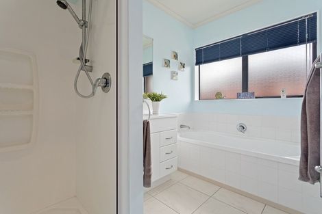 Photo of property in 5 Zarling Lane, Coastlands, Whakatane, 3120