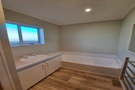 Photo of property in 17 Clemow Road, Fitzroy, New Plymouth, 4312