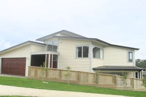 Photo of property in 76 Cedar Street, Maungaraki, Lower Hutt, 5010