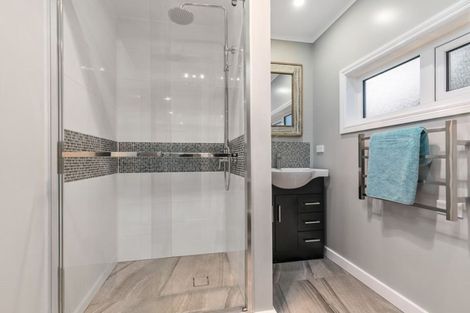 Photo of property in 11 Gurnard Road, Stillwater, Silverdale, 0993