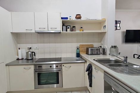 Photo of property in 87 Riverton Drive, Randwick Park, Auckland, 2105