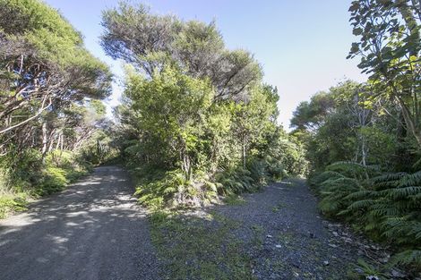 Photo of property in 28 La Trobe Track, Karekare, Auckland, 0772