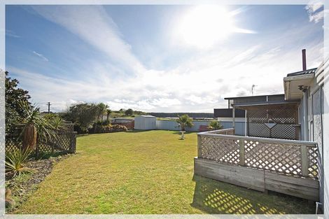 Photo of property in 8 Kennedy Street, Foxton Beach, Foxton, 4815