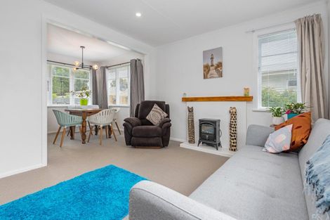 Photo of property in 17 Peters Avenue, Cloverlea, Palmerston North, 4412