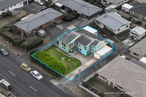 Photo of property in 141 Centreway Road, Orewa, 0931