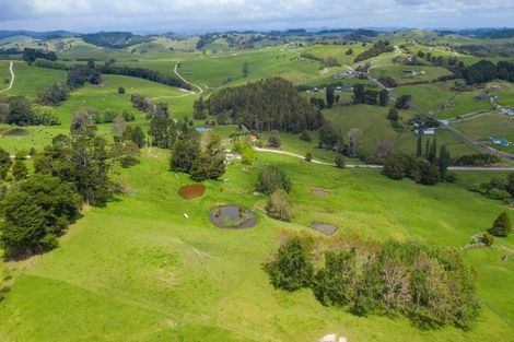 Photo of property in 229 Settlement Road, Kaiwaka, 0573
